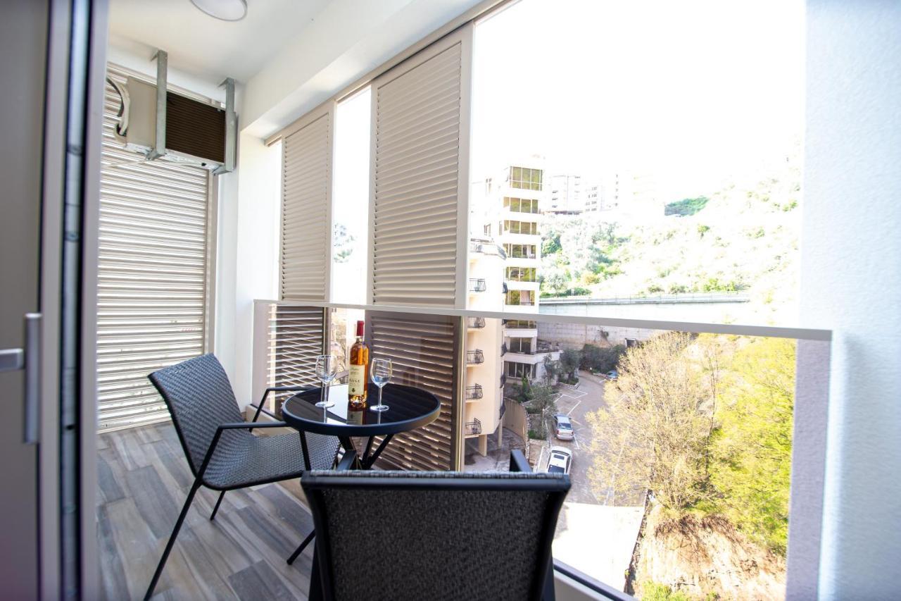 Aura Tower Aparments By In * רפאלוביץ'