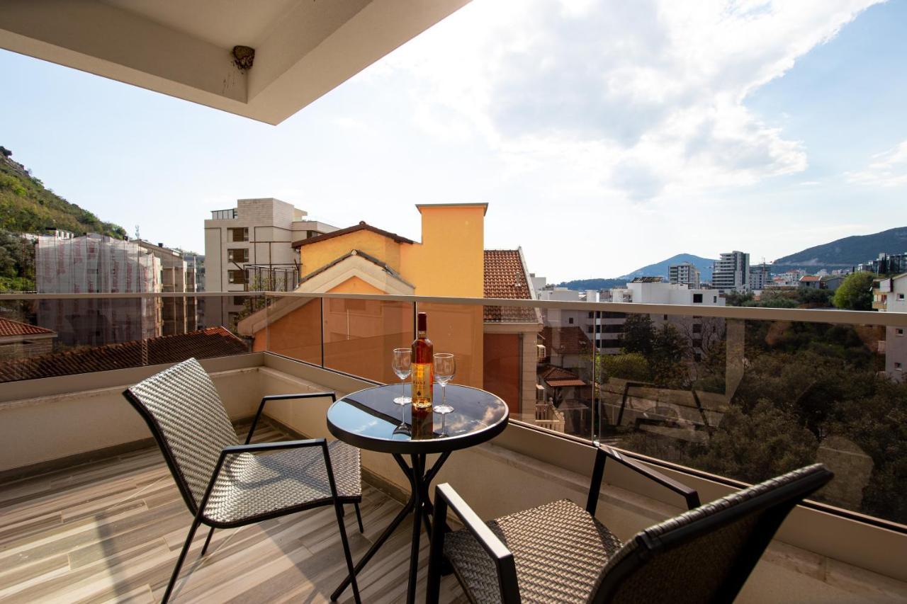 Aura Tower Aparments By In רפאלוביץ'