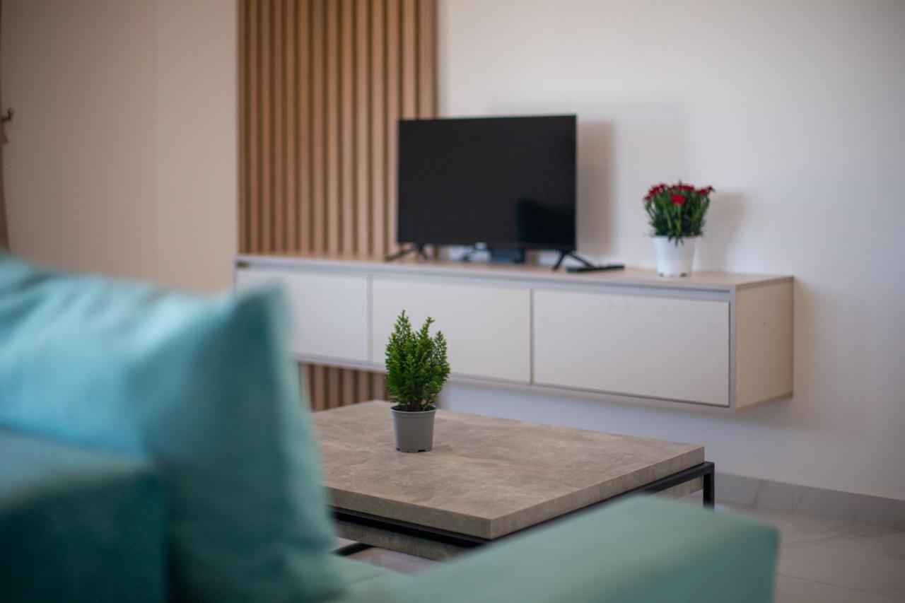 Aura Tower Aparments By In * רפאלוביץ'