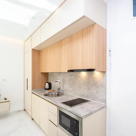 Aura Tower Aparments By In Property Rafailovici Exterior photo