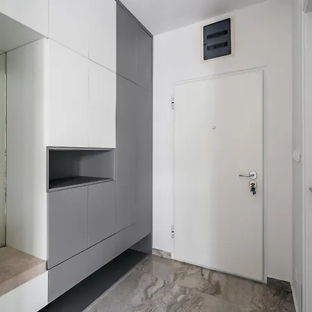 Aura Tower Aparments By In Property Rafailovici Exterior photo