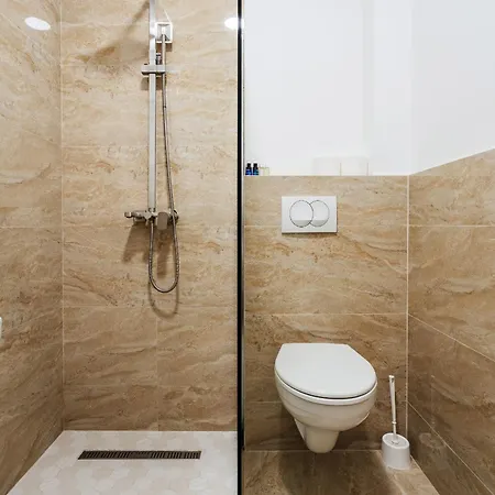 Aura Tower Aparments By In Property Rafailovici Exterior photo