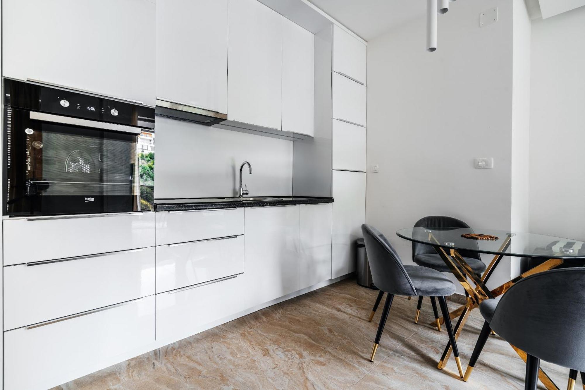 Aura Tower Aparments By In *