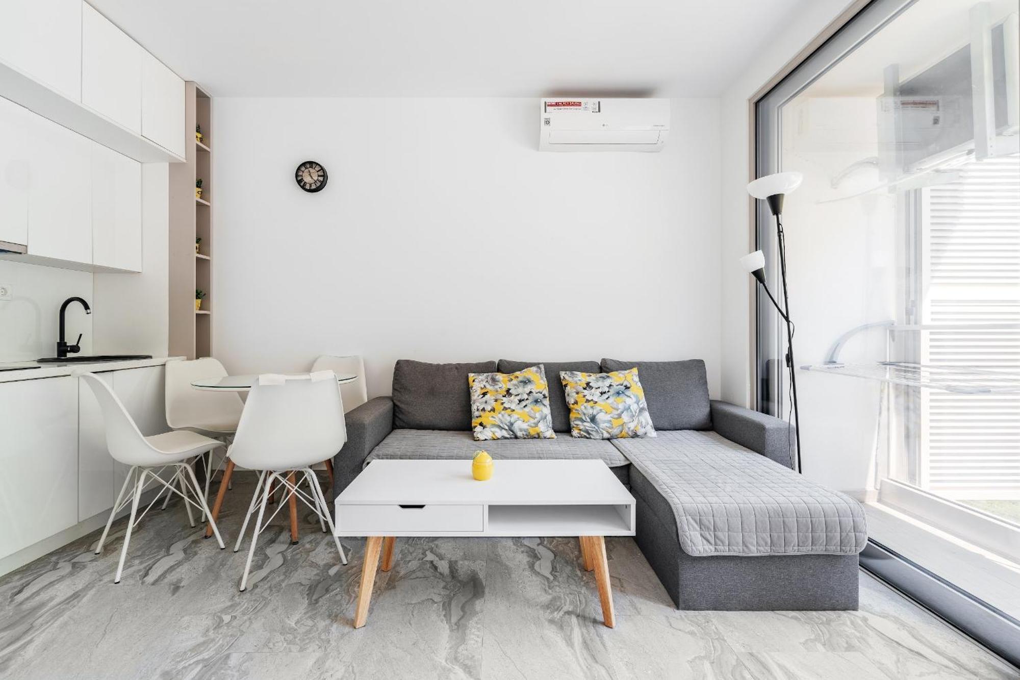 Aura Tower Aparments By In Апартаменты Рафаиловичи