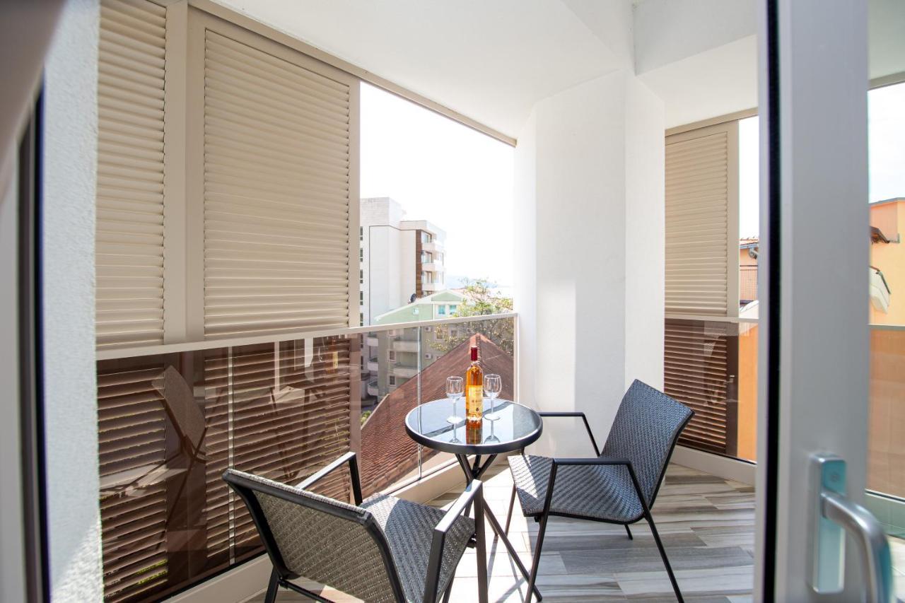 Aura Tower Aparments By In Apartman