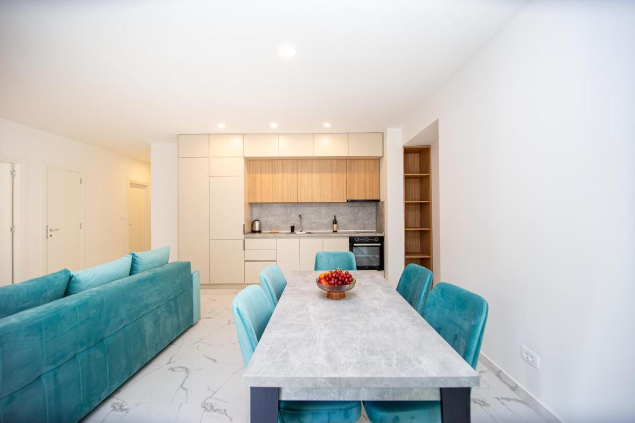 Aura Tower Aparments By In
