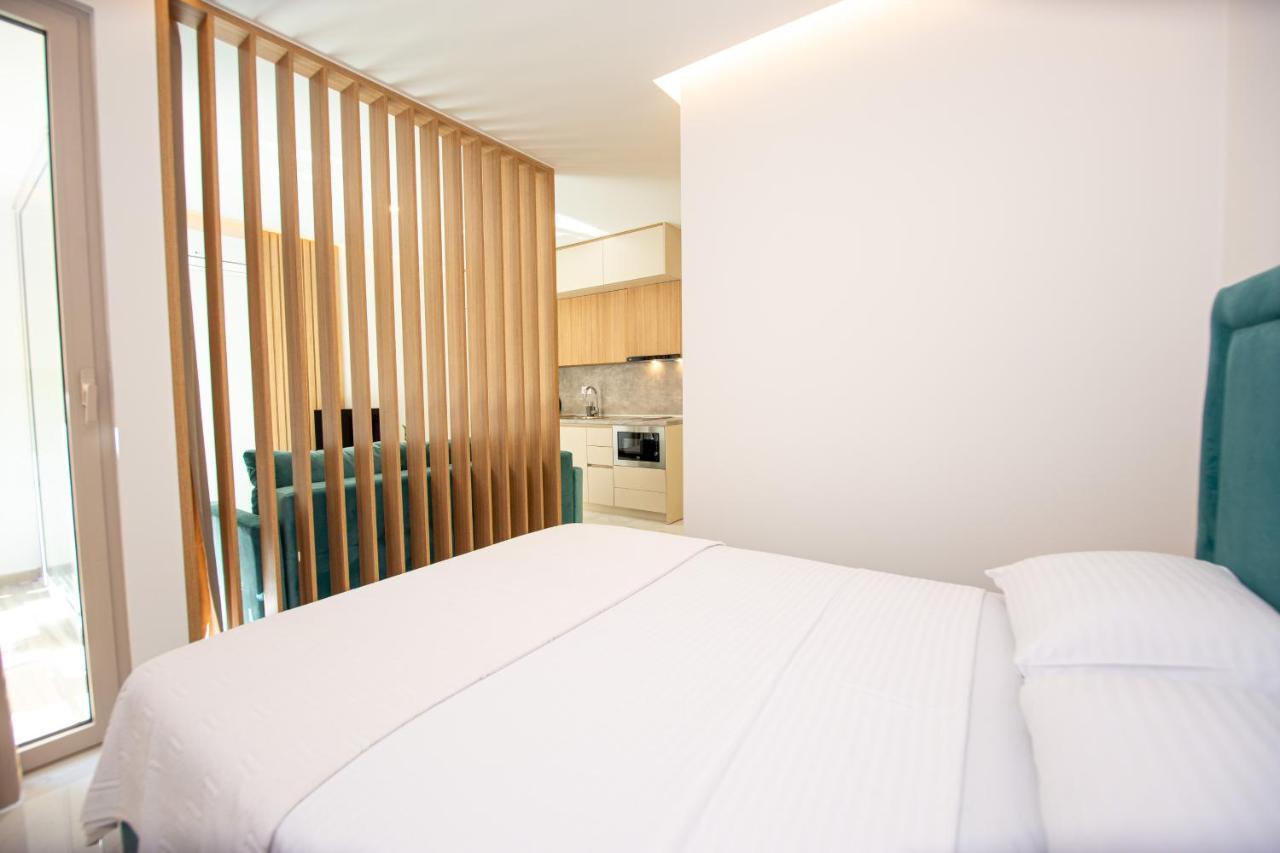 Aura Tower Aparments By In