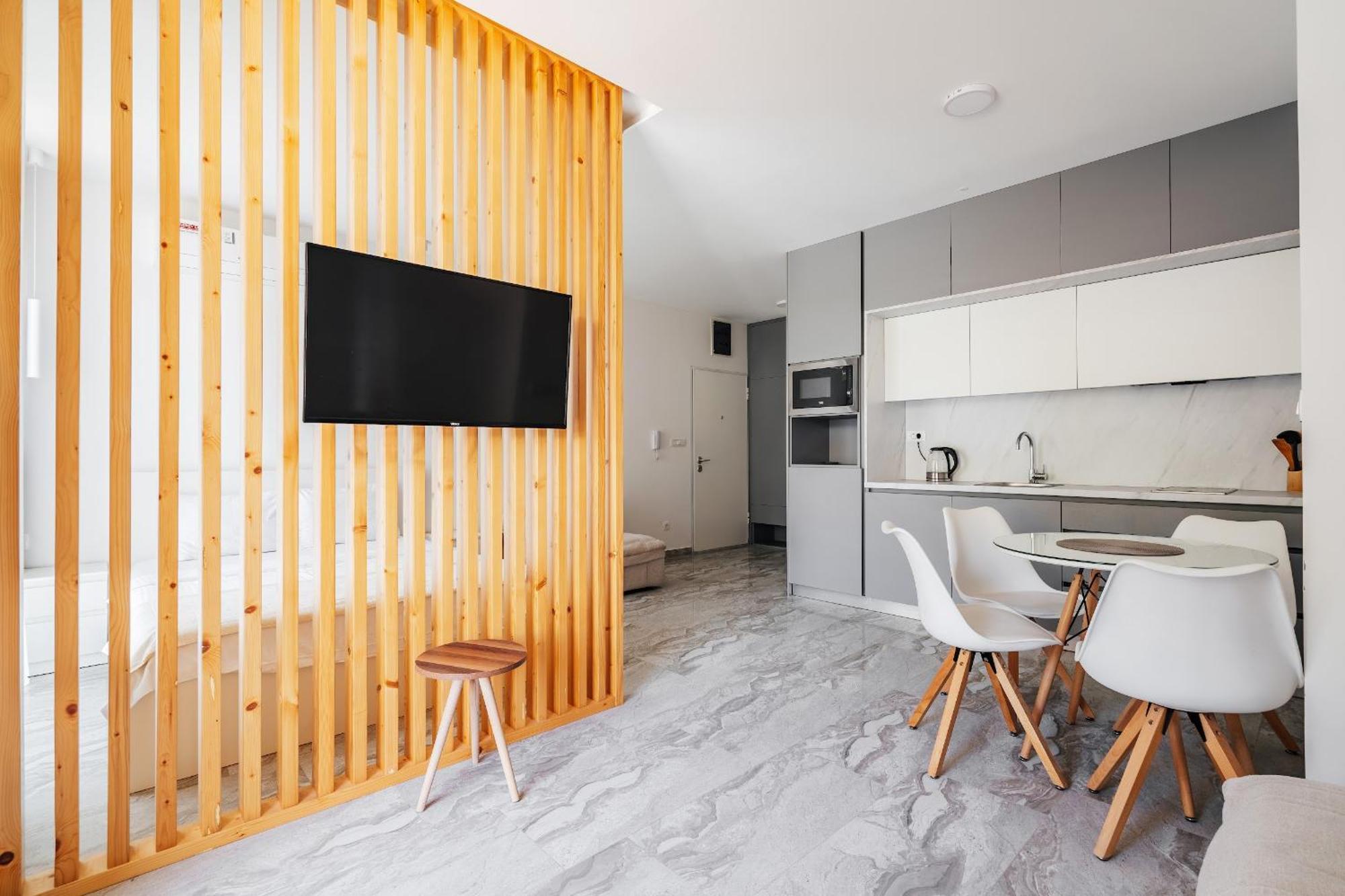 Aura Tower Aparments By In *